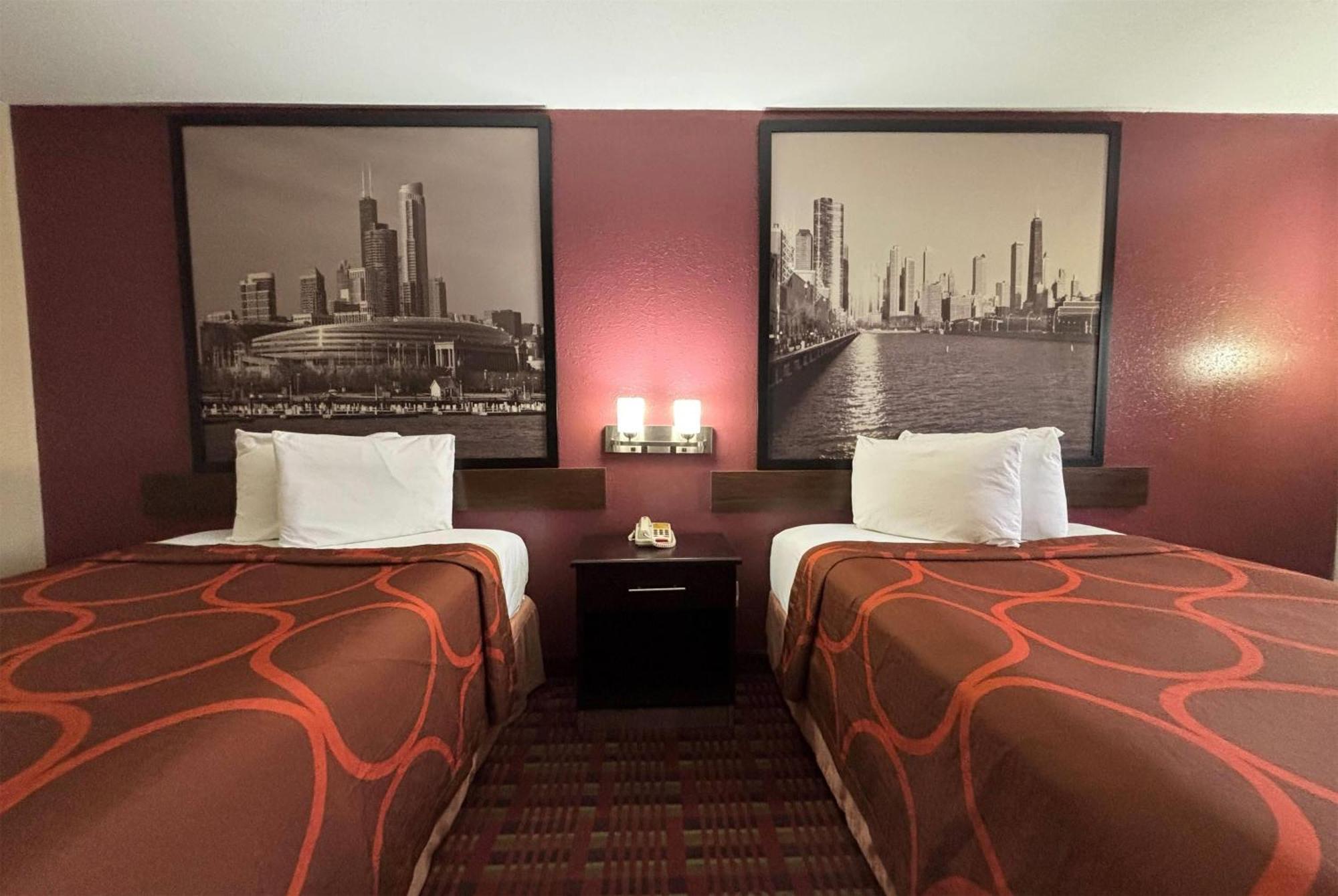Super 8 by Wyndham Paris IL Motel Bagian luar foto